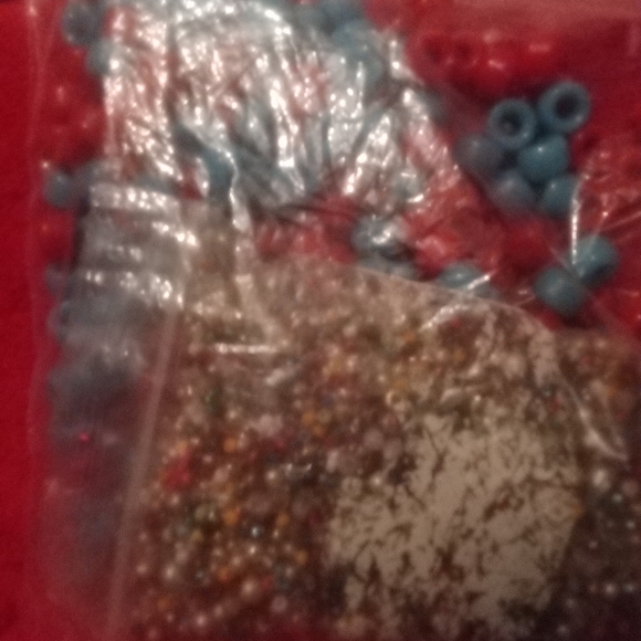 Beads lot new in bags - Picture 2 of 3
